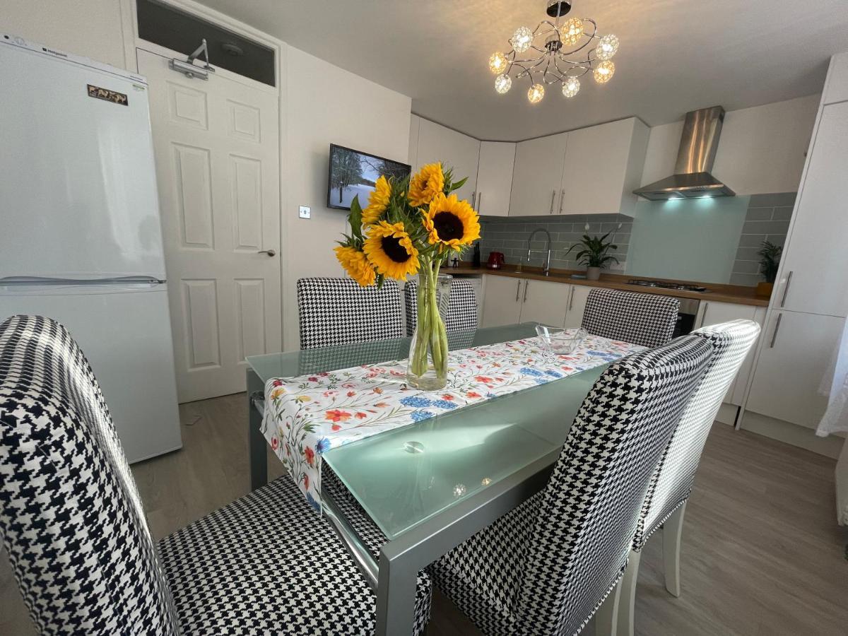 אדינבורו Central Comfy 2 Familyroom Apart מראה חיצוני תמונה